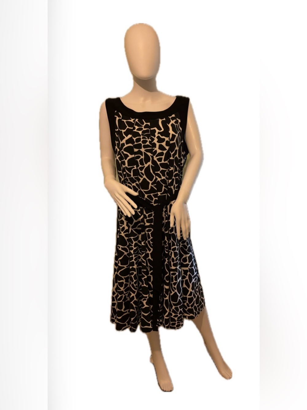 Jolie Vintage Black & Ivory Sleeveless Belted Dress Size 14 Made in Canada